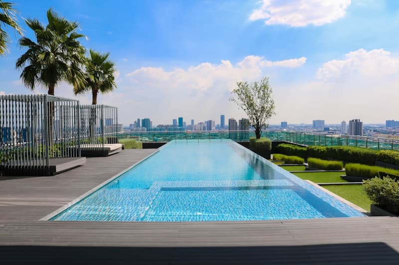 INFINITY POOL